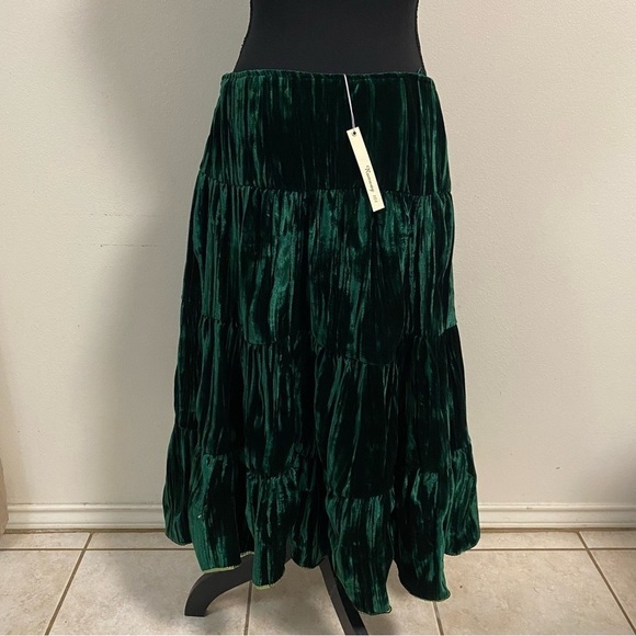 Runway 101 Maxi Skirt Women's Size Medium Emerald Green Embroidered Velvet Skirt - Picture 5 of 13